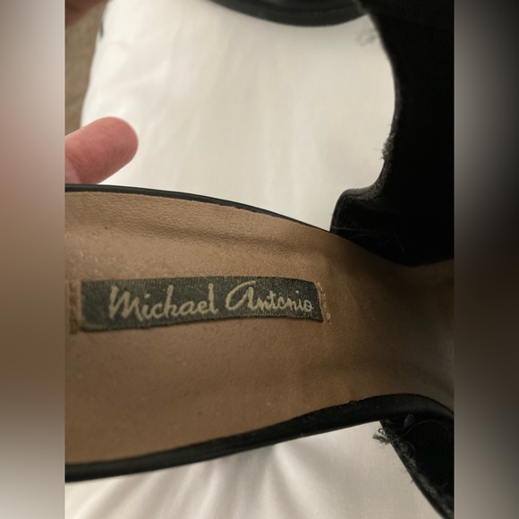 Michael Antonio size 9 heels great condition. Worn only a couple times. - Picture 4 of 6